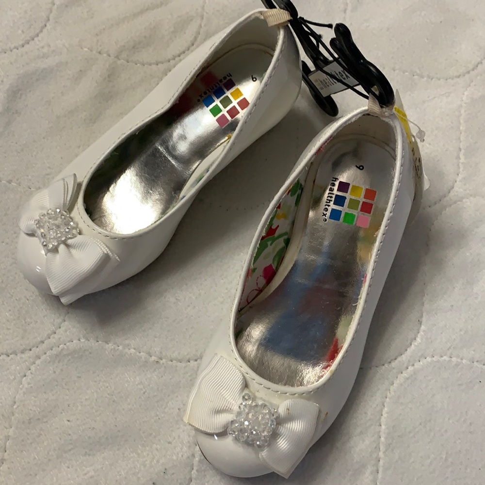 Girls Size 9 dress shoes WHITE $12